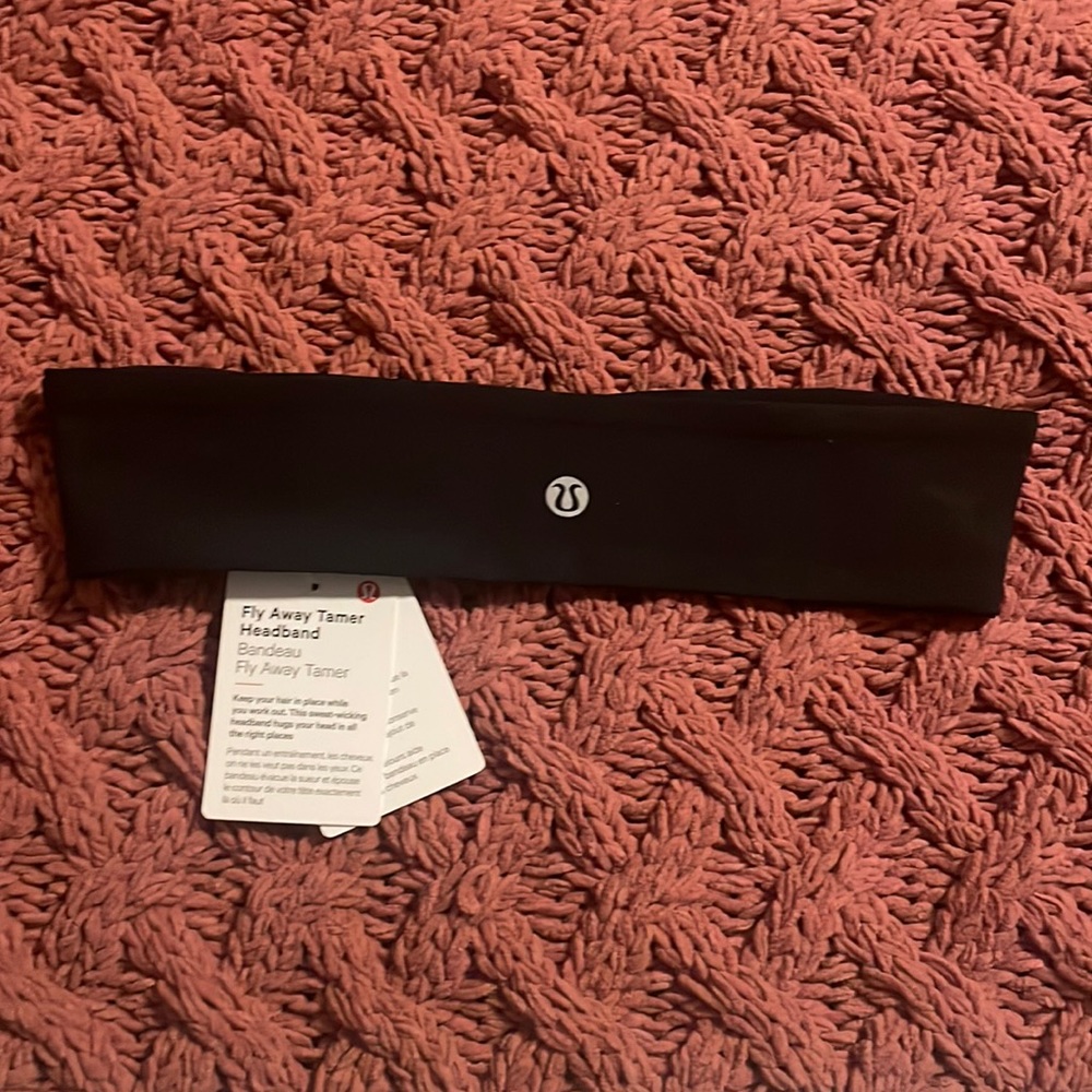 Lululemon Fly Away Tamer Headband
